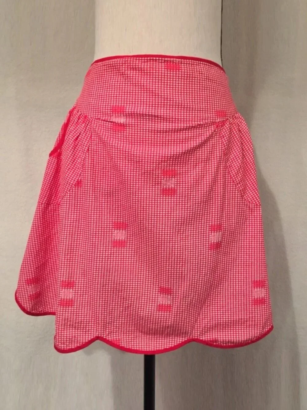 Vintage hand made red white gingham scalloped half apron
